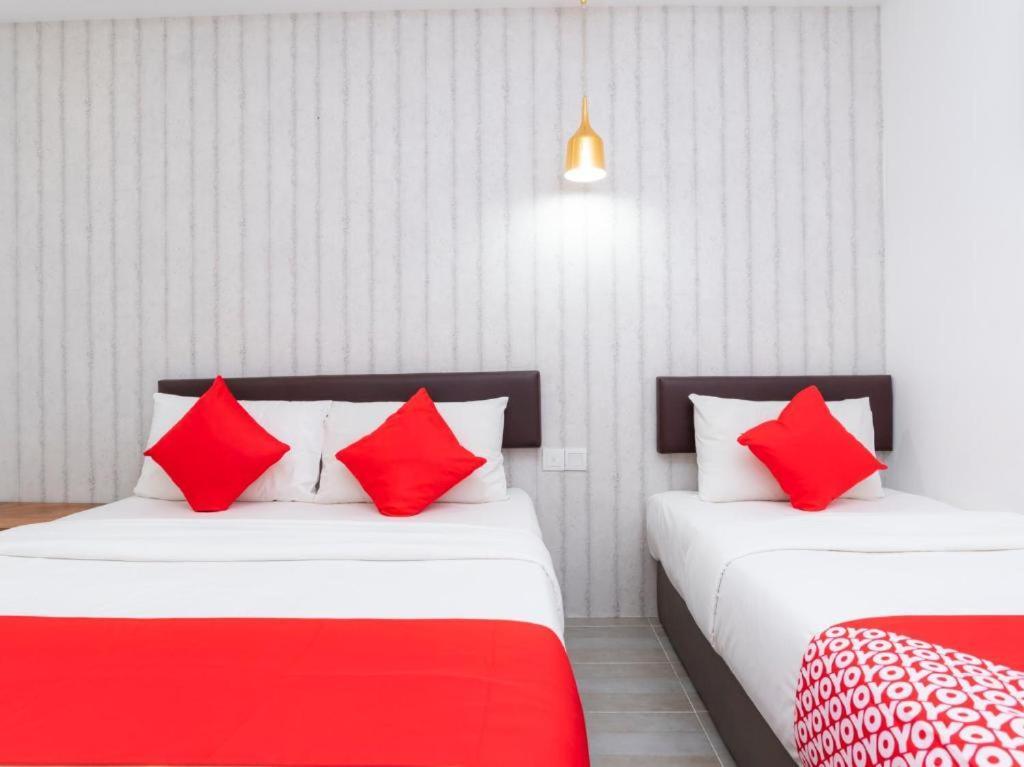 Big Big Hotel Johor Bahru Luaran gambar