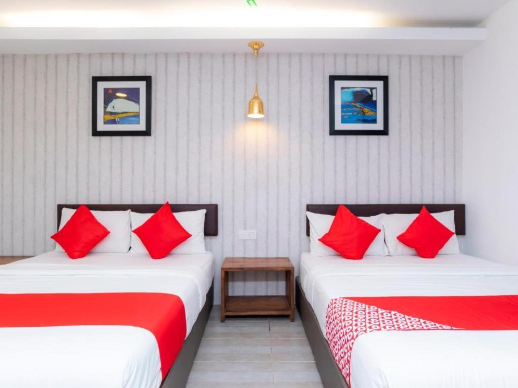 Big Big Hotel Johor Bahru Luaran gambar